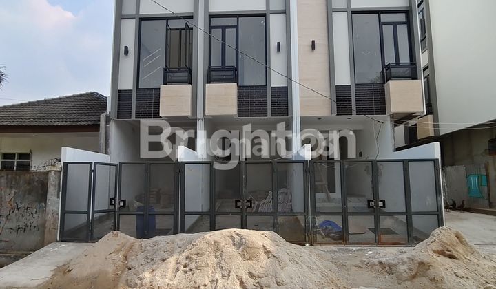 RUMAH BARU KEDOYA KEBON JERUK JAKARTA BARAT SELANGKAH KE TOL KEBON JERUK, PURI INDAH MAL RUMAH BARU KEDOYA KEBON JERUK JAKARTA BARAT SELANGKAH KE TOL KEBON JERUK, PURI INDAH MAL