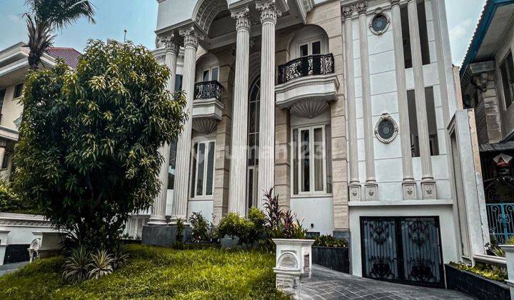 Premium Luxury Classic House Mewah Pakuwon Indah Siap Huni  Bagus 1