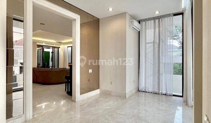 Rumah 4 Lantai Citraland Main Road 20 Mtr Full Furnished Ada Lift 2