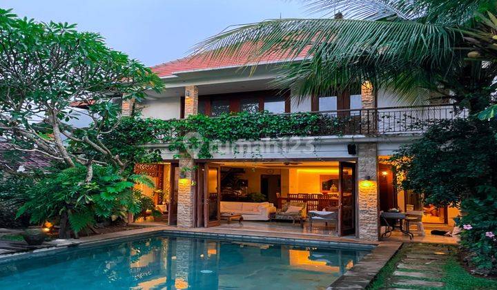 Villa Tropical Lingkungan Expat Umalas Tegal Cupek 1