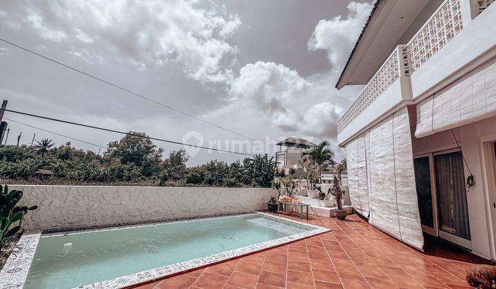Villa For Leasehold At Ketewel With Beach View 1