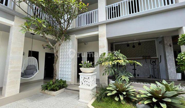 h o t  o f f e r  Dijual Kost Exclusif Bangunan 2 lantai Berlokasi di Peguyangan 1
