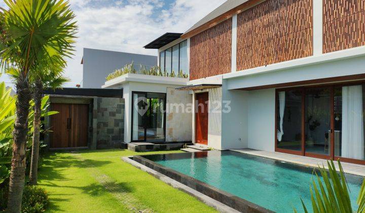 f o r s a l e  3 Bedrooms modern villa in Pererenan 1