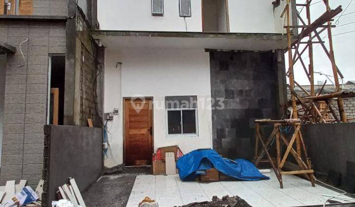 b r a n d  n e w  Dijual 1 Unit Rumah 2 Lantai 2BR Lingkungan Perumahan  1