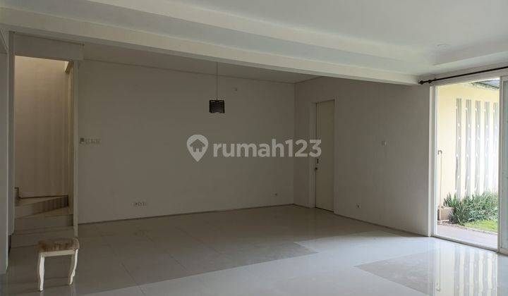 Rumah di Royal Residence, Wiyung 2 Lantai SHM Bagus 2