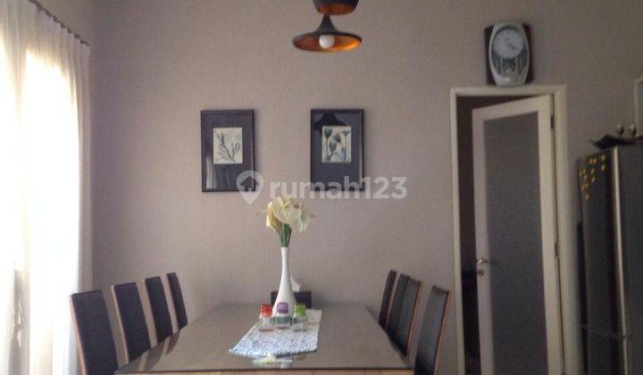 Rumah Disewakan 2 Lantai Shm Bagus Full Furnish  2