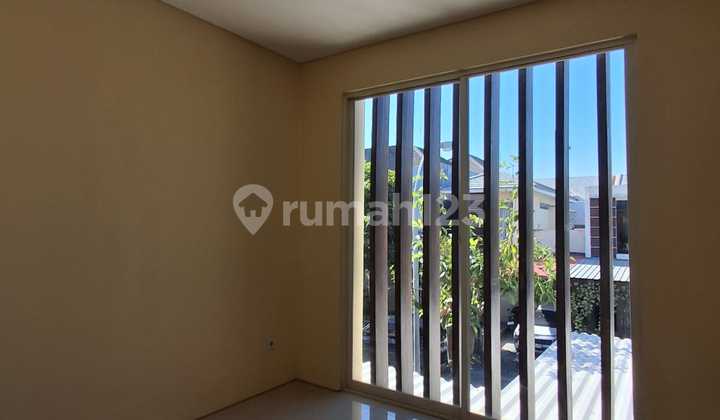 House for Sale in West Surabaya Dian Istana 2