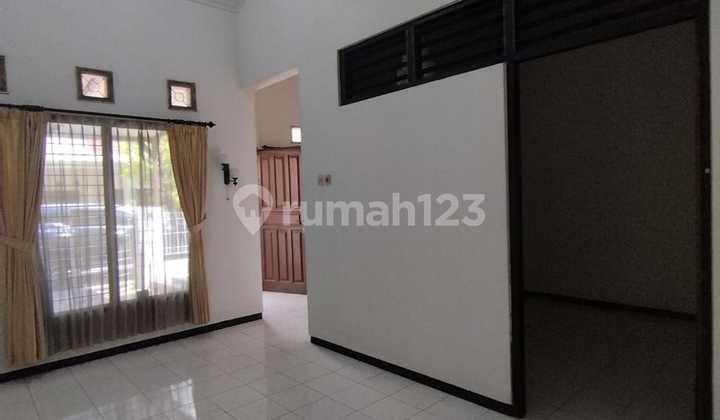 Rumah Dijual di Taman Pondok Indah Wiyung Bagus SHM 2