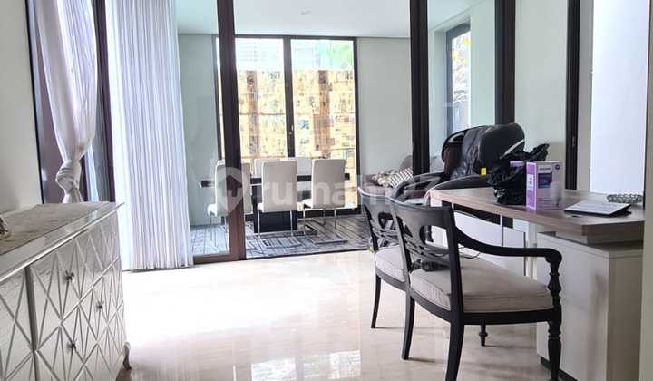 Rumah Bagus Di Graha Family 3lantai Ada Pool 2