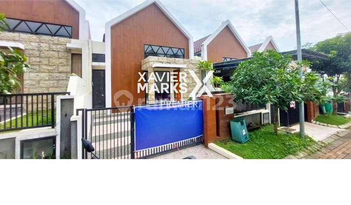Modern House in Austinville Malang, 24-Hour Security Dau Modern House in Austinville Malang, 24-Hour Security Dau