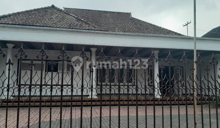 Dijual/Disewakan Rumah Vintage di Jl Buring Pusat Kota Malang 2