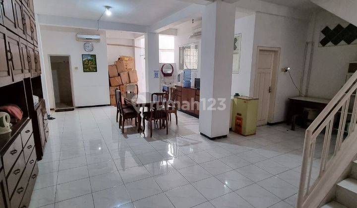 Rumah Harga Miring 3 Lantai di Jl Bunga Bunga Kota Malang  2