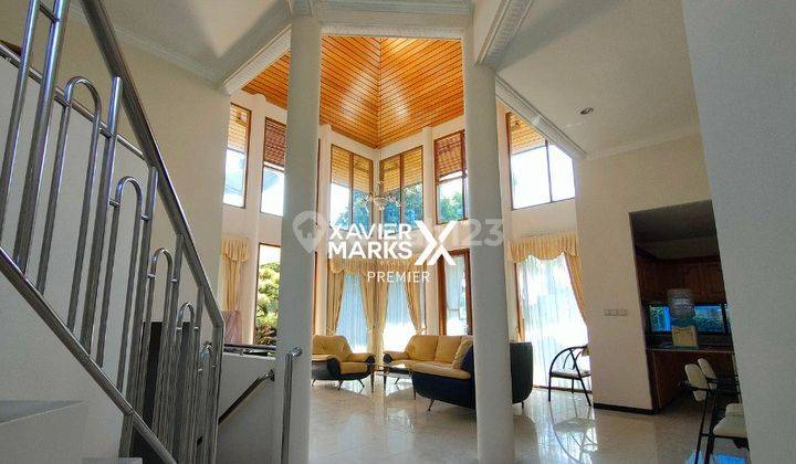 Villa Premium di Sisir Kota Batu Full Furnish , View Menajubkan  2