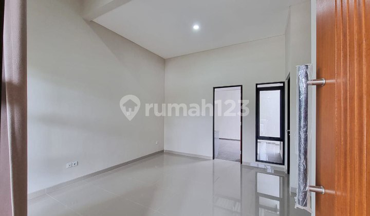 Rumah Gress di Riverfront Malang Selangkah Dari Exit Tol  2