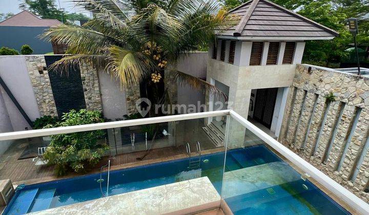 Rumah Mewah Plus Kolam Renang di Araya Valley Malang  2