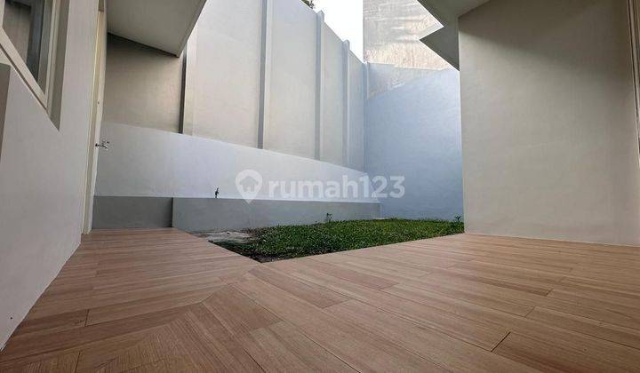 Rumah Mewah di Greenwood Golf Araya Malang  2