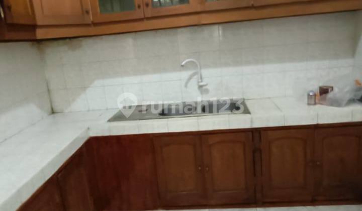 Disewakan Murah Rumah Semi Furnished di Jalan Buah Buahan Malang  2