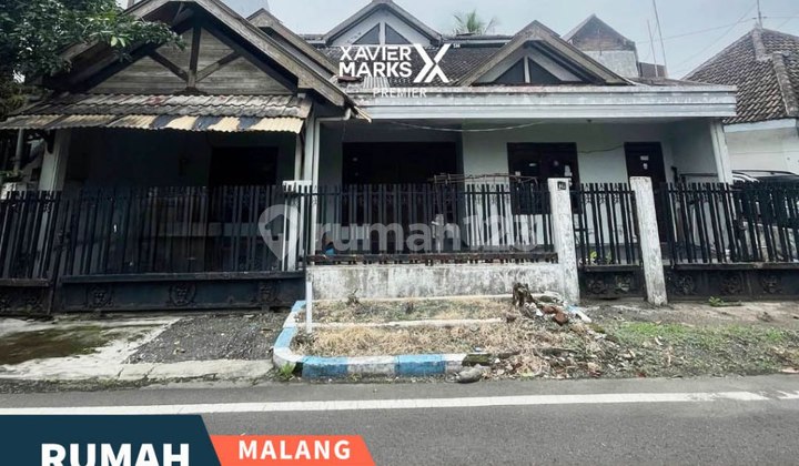 For Sale Mid-City House Near Lavalette Hospital in Purwantoro, Malang City