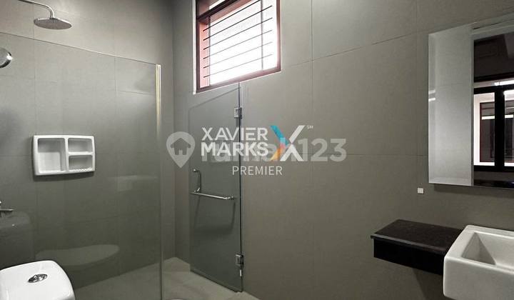 Rare Modern Tropical Cool House in the Grand Golf Course of Araya Malang. 2