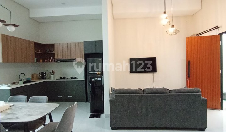 Harga Miring Dijual Rumah Siap Huni Full Furnished di Austinville Malang 2
