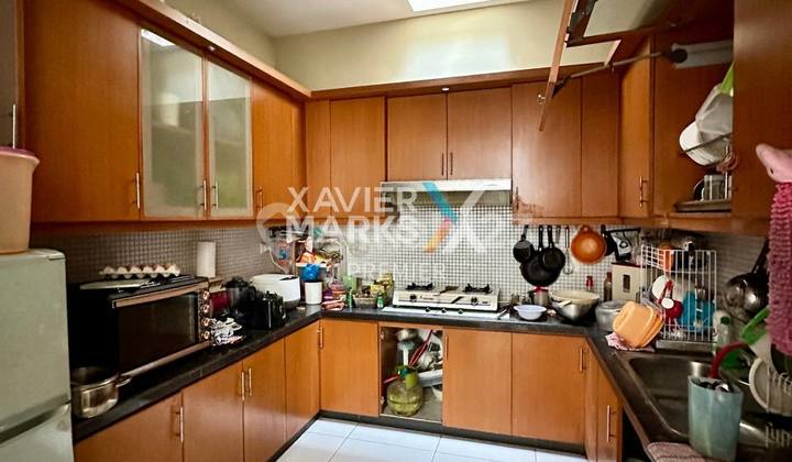 Rare Hook House Property on Boulevard Nieuw Indie, Araya Malang 2