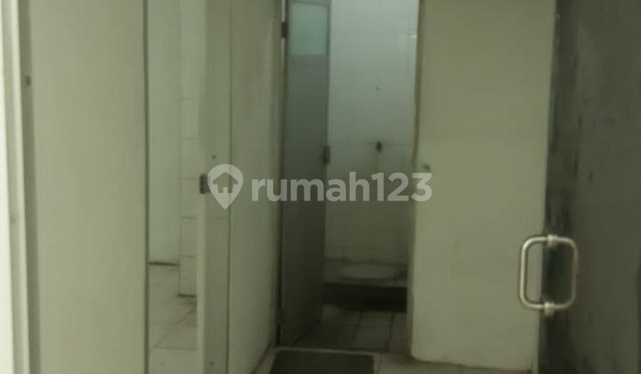 Rare Property for Rent, Zero-Street Shophouse in Klojen, Malang City 2