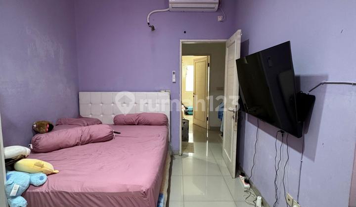 Disewakan Rumah Golf Lake Lokasi Bagus Dekat Kolam Renang