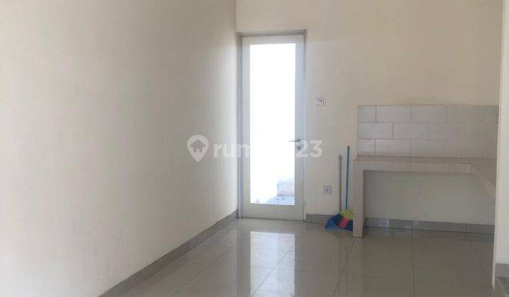 Disewakan Cepat Rumah Golf Lake Kondisi Rapi Siap Pakai 2