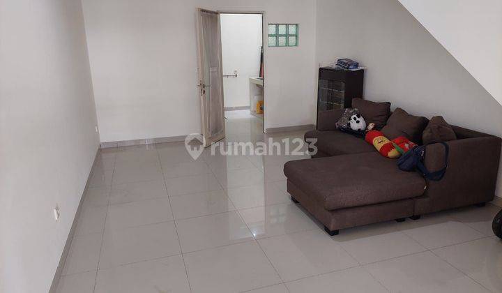 Rumah Golf Lake Residence Semi Furnished 1