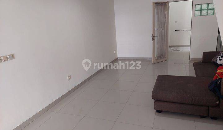 Rumah Golf Lake Residence Semi Furnished 2