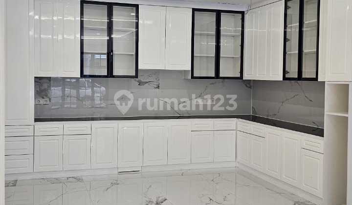 Rumah Mewah Golf Lake Residence Full Renovasi -Siap Huni
