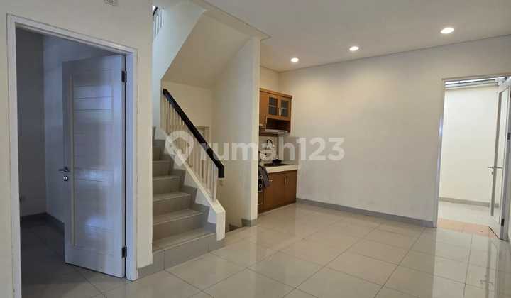 Rumah Golf Lake Residence 6x15 Full Bangunan 