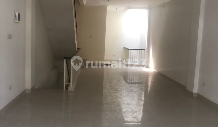 For Rent: Shop House in Sedayu Square, Cengkareng, West Jakarta