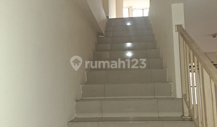 Golf Lake Residence Shop House Facing Main Road 2