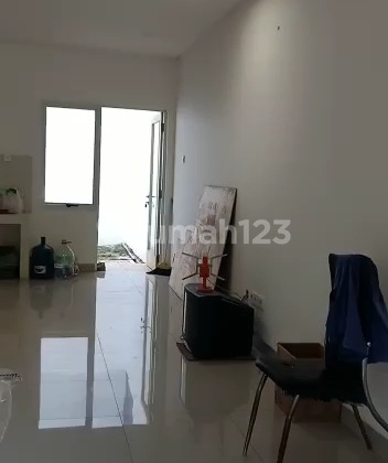 Dijual Rumah Golf Lake Residence 6x18 Unit Langka