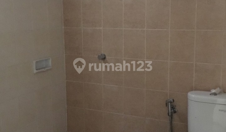 For Rent: Shop House in Sedayu Square, Cengkareng, West Jakarta