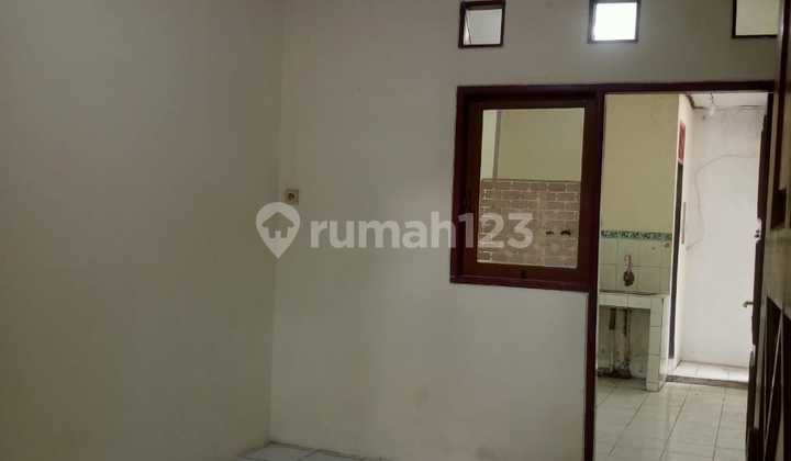 Rumah disewakan di Ciledug 5