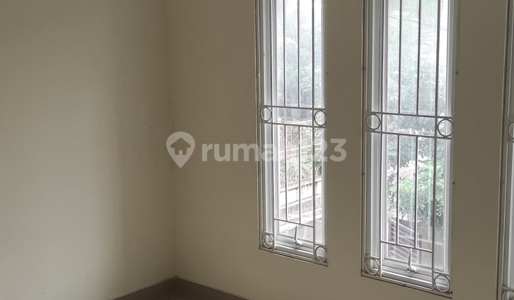 Rumah disewakan di Kav Deplu Ciledug 5