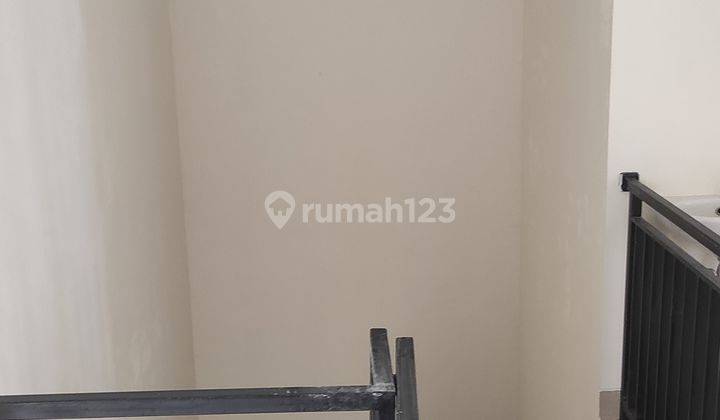 Rumah disewakan di Kav Deplu Ciledug 6