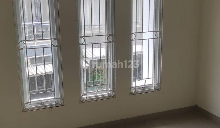 Rumah disewakan di Kav Deplu Ciledug 7