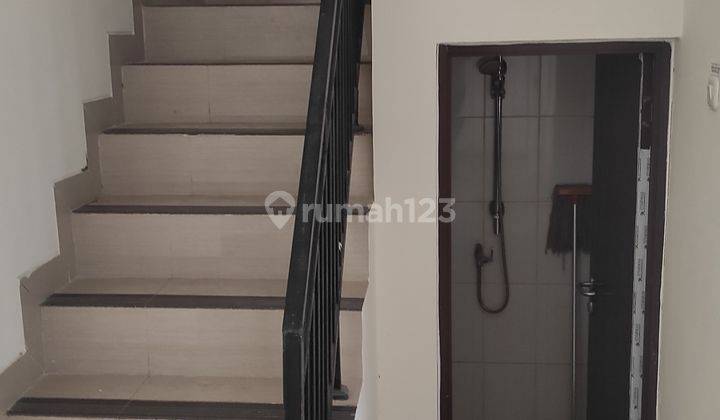 Rumah disewakan di Kav Deplu Ciledug 9