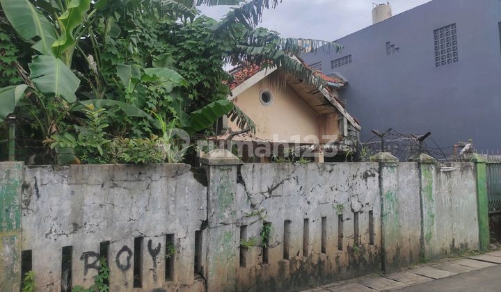 Rumah Tua Hitung Tanah di Ciledug Tangerang Rumah Tua Hitung Tanah di Ciledug Tangerang