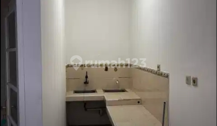 Ready-to-Occupy House in Delatinos BSD City 2