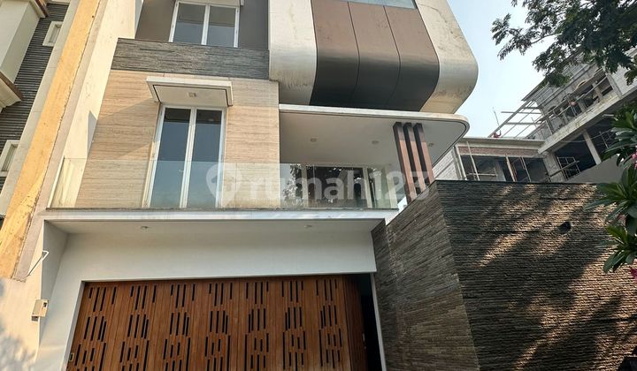 Rumah Mewah di Katamaran Indah, Luas 358 M2, Ada Swimming Pool Rumah Mewah di Katamaran Indah, Luas 358 M2, Ada Swimming Pool