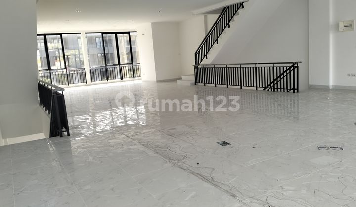 Ruko Gandeng Hoek Badan di Batavia Ebony PIK Sudah di Jebol