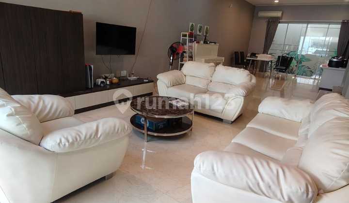 HARGA OKE! Rumah 8x20 di Golf Island PIK - Concerto Semi Furnished