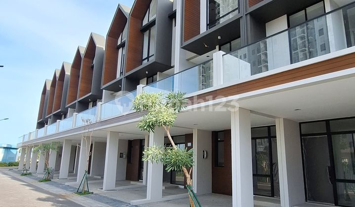 Rumah 3 Lantai, Brand New di Pik 2, Osaka Residence, 4,5x10