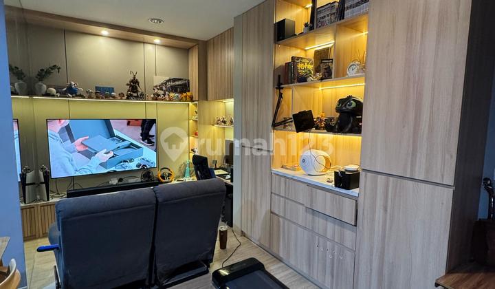 Tinggal Bawa Koper! Fully Furnished Rumah di PIK 2 - 8x10 Renov