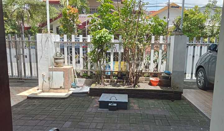 Rumah Kutisari Surabaya Vintage Terawat  2