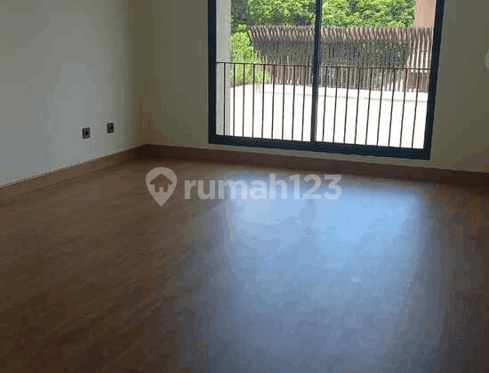 Disewakan Cantik Banget Rumah Full Renov Giriloka2 BSD City 2